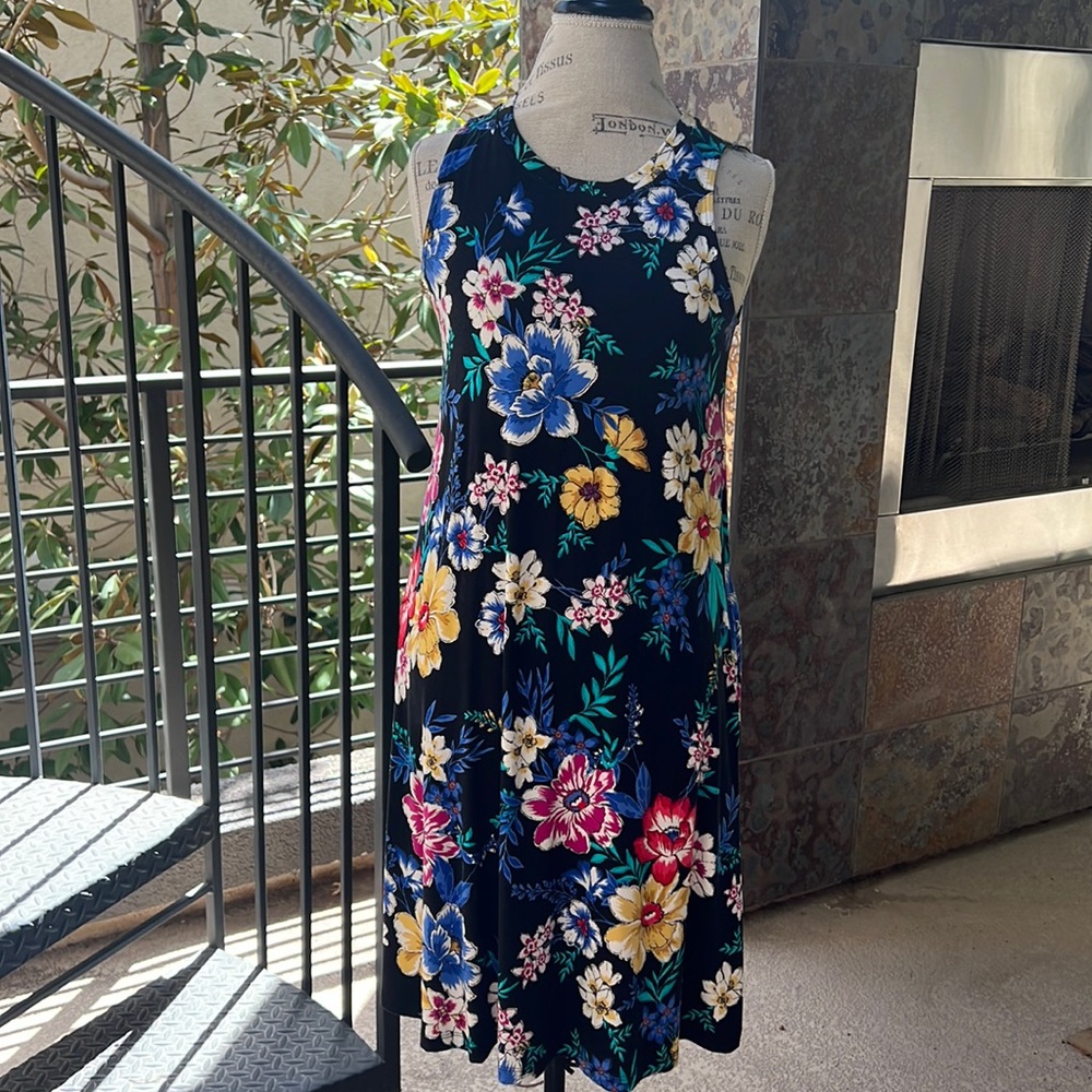 BEAUTIFUL STRETCHY MATERIAL FLORAL LONG DRESS!!!